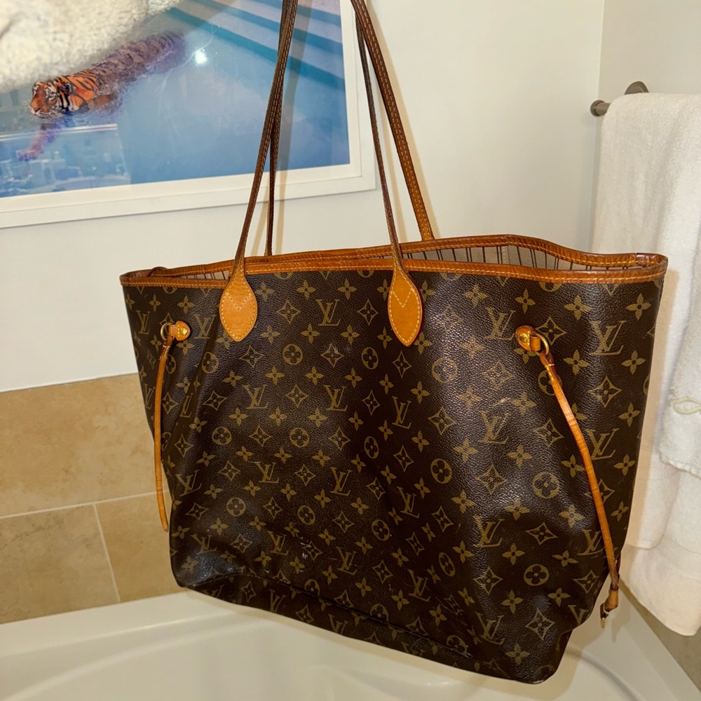 Louis Vuitton Neverfull GM Tote Bag
